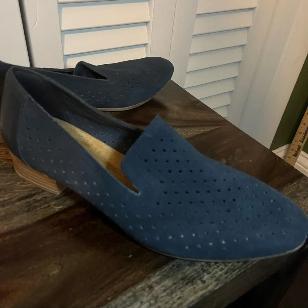 Clarks Blue Casual Flats - Picture 4 of 9